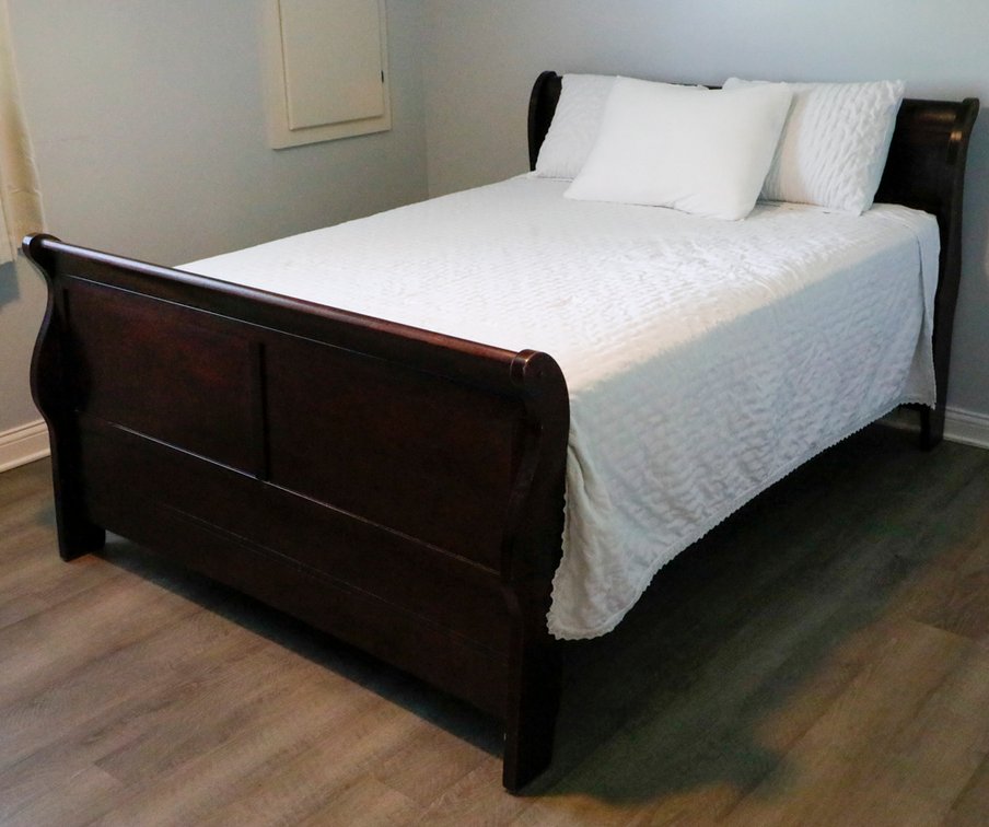 Dark Mahogany Finish Double Panel Queen Sleigh Bed