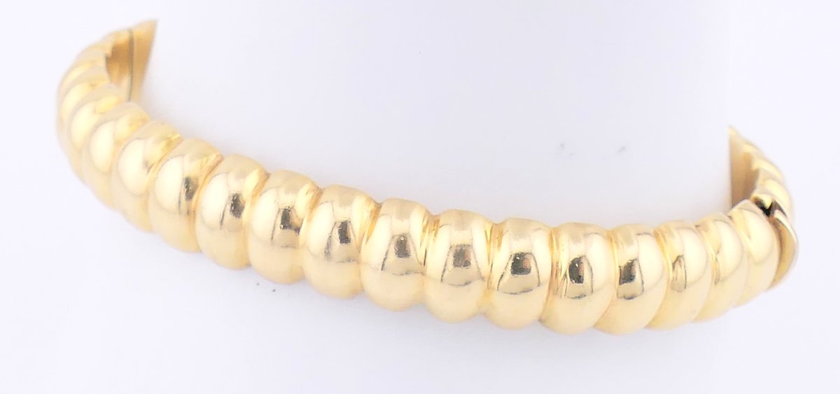 14K Gold Scalloped Hinged Bracelet