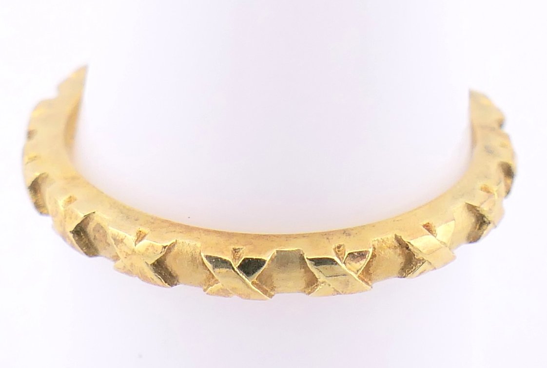 18K Gold Hidalgo Band with X Design