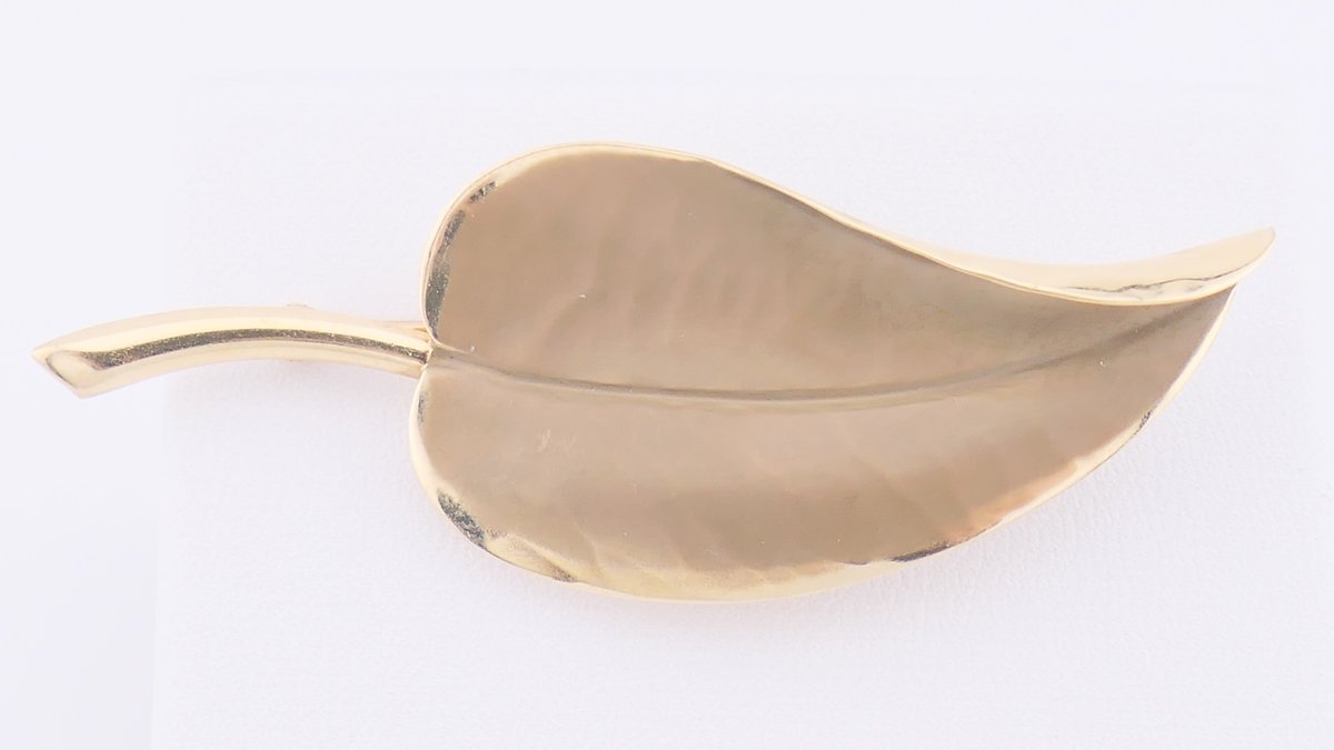 14K Gold Leaf Shaped Brooch