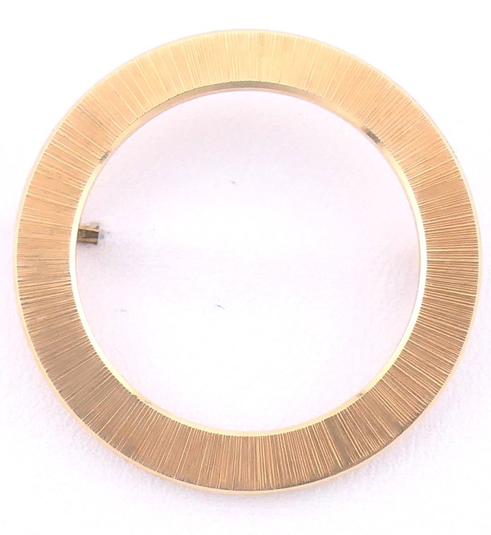 14K Gold Textured Circle Pin