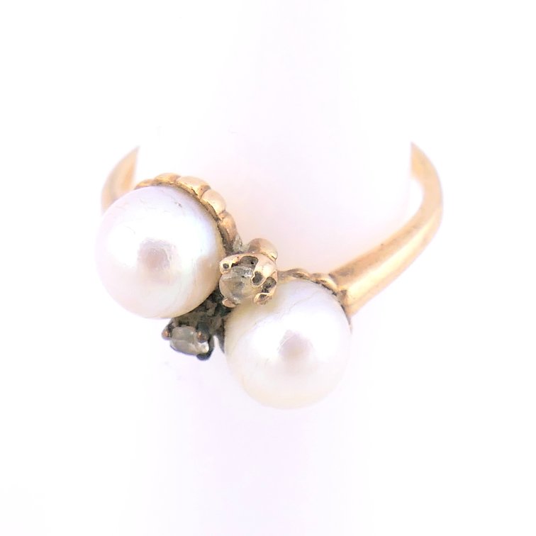 10K Gold  Pearl Ring