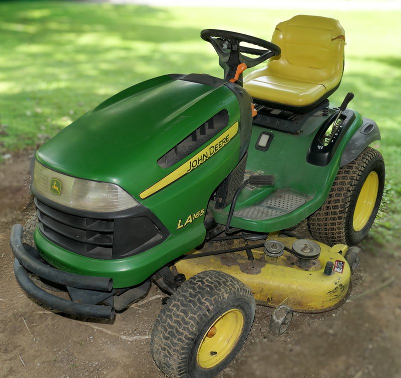 John Deere LA165 Riding Lawn Tractor, 48" Deck, 24 HP V-Twin
