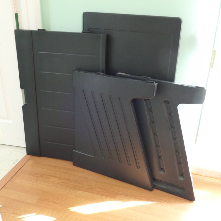 Rubbermaid Collapsible Desk