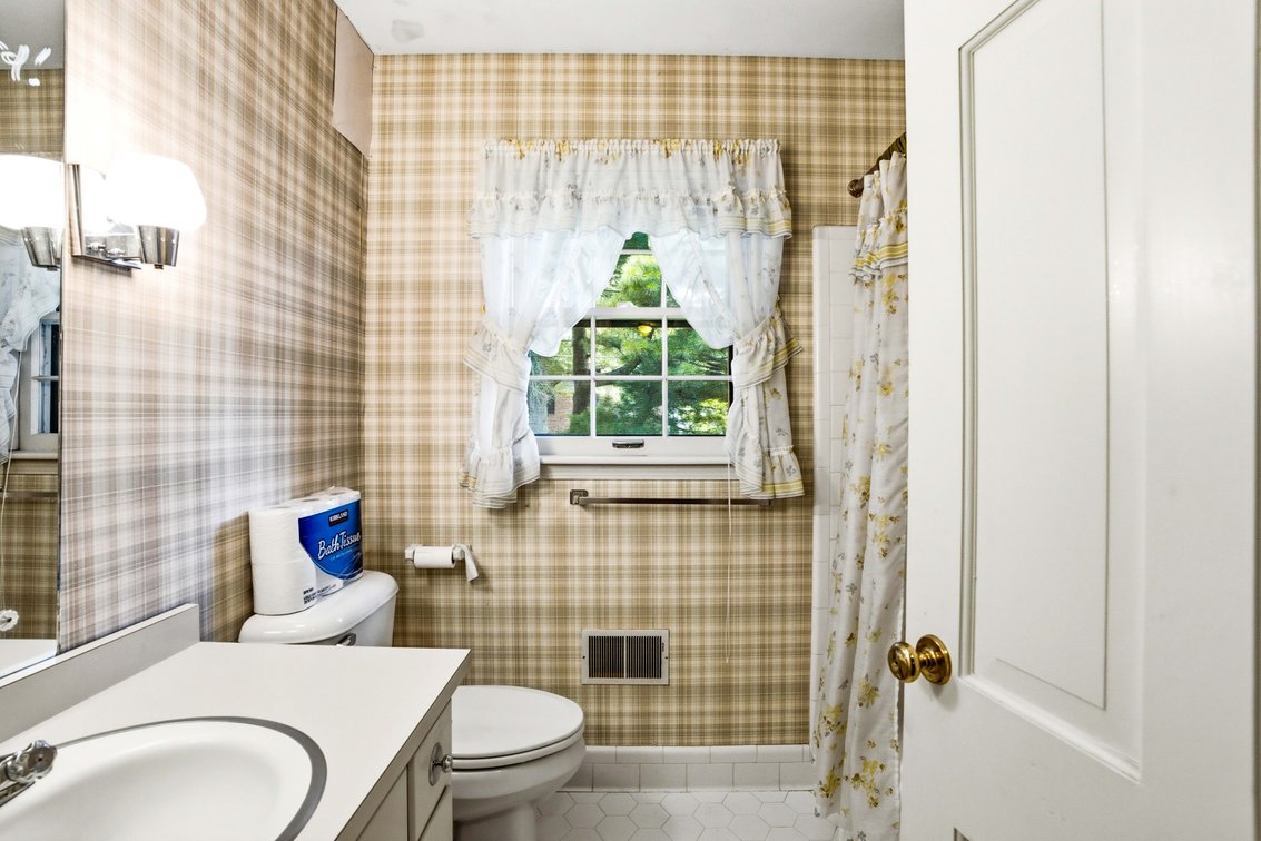 Image for Real Estate Auction - Spacious Colonial in Barbourmeade
