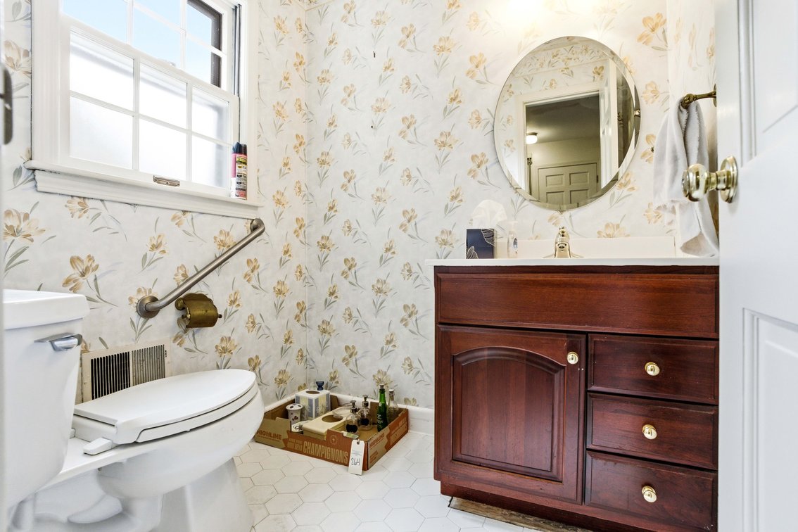 Image for Real Estate Auction - Spacious Colonial in Barbourmeade