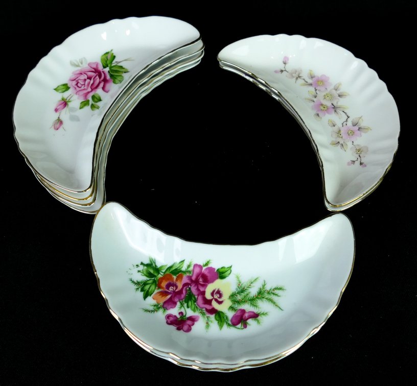 Eight Porcelain Bone Dishes