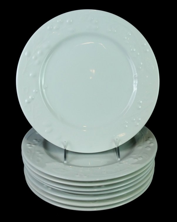 Eight Tre Ci Dinner Plates
