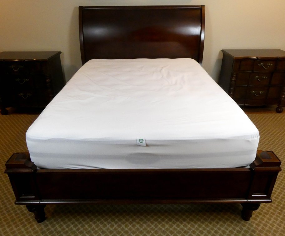Mahogany Finish Queen Sleigh Bed by Bernhardt