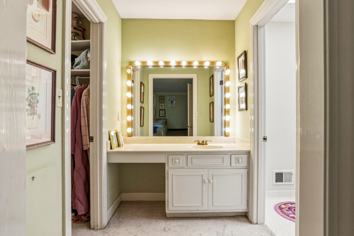 Image for Indian Hills Real Estate Absolute Auction