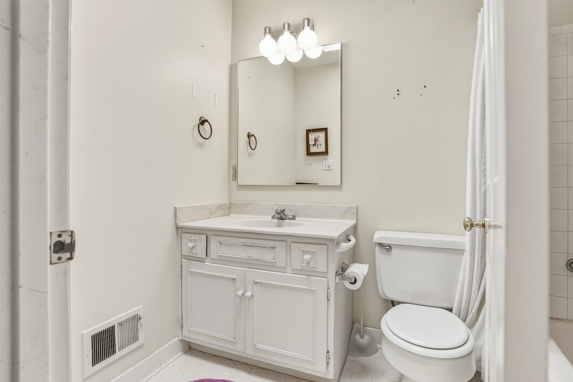 Image for Indian Hills Real Estate Absolute Auction