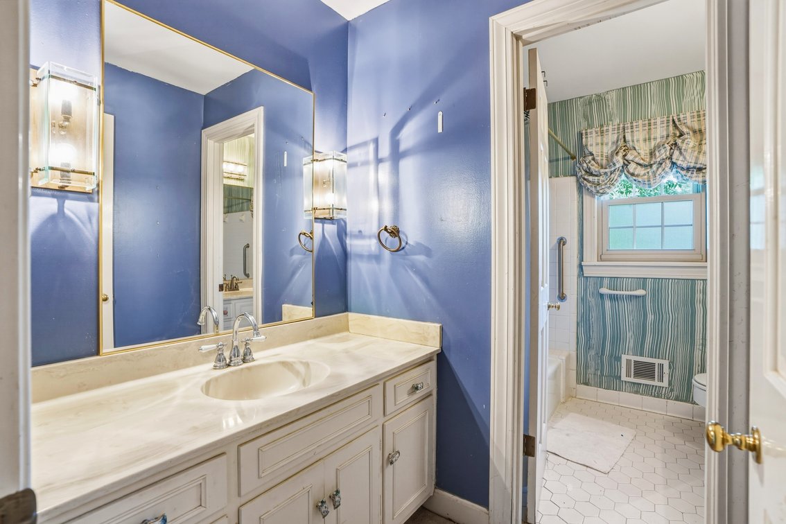 Image for Indian Hills Real Estate Absolute Auction
