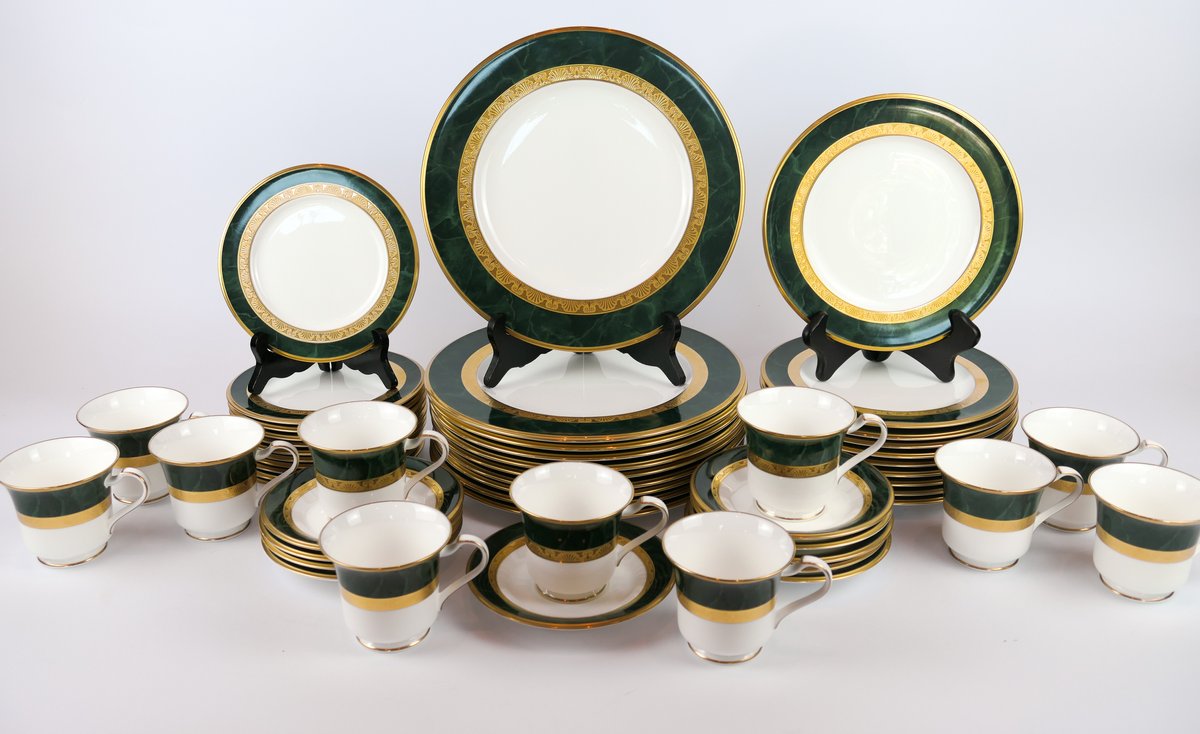 Noritake Fitzgerald Fine China Set