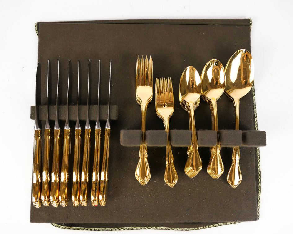 Oneida Gold Electroplated Cutlery Set