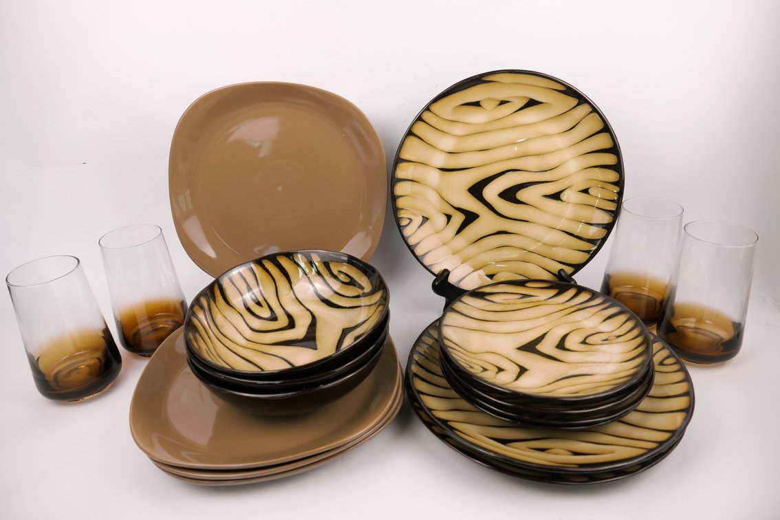 Neutral Tone Dinnerware