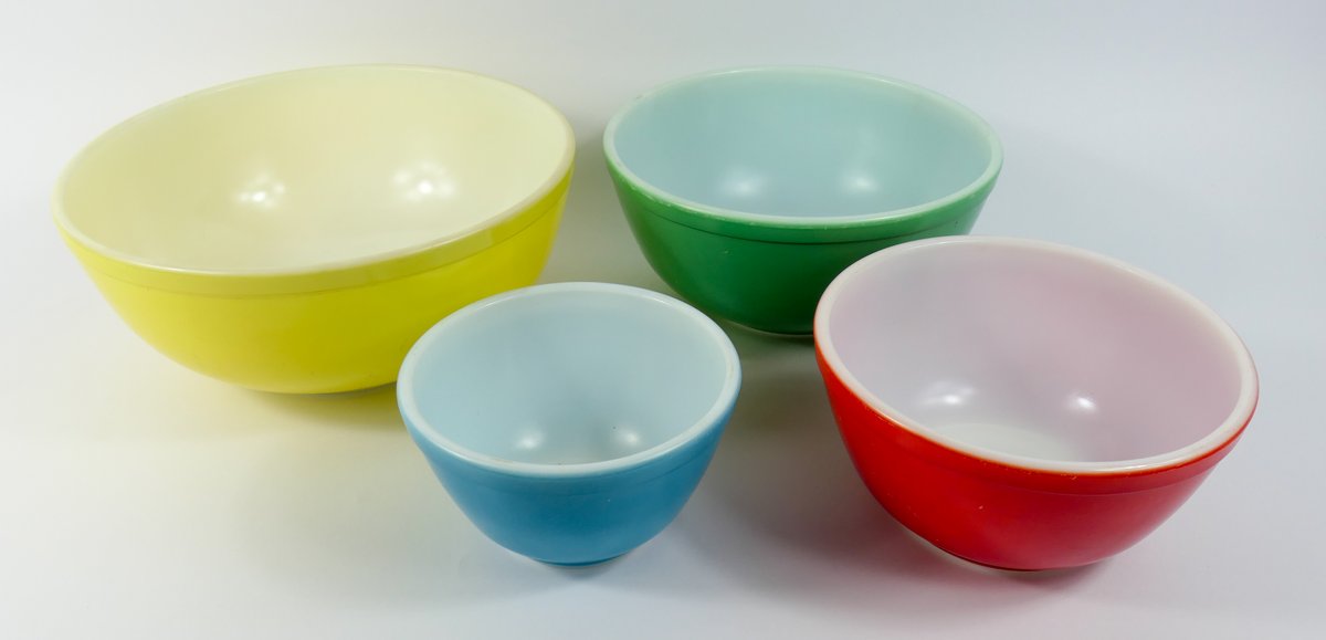 Complete Set of Vintage Pyrex Nesting Mixing Bowls