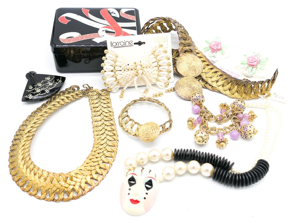 Jewelry, Hair Accessories and Trinkets