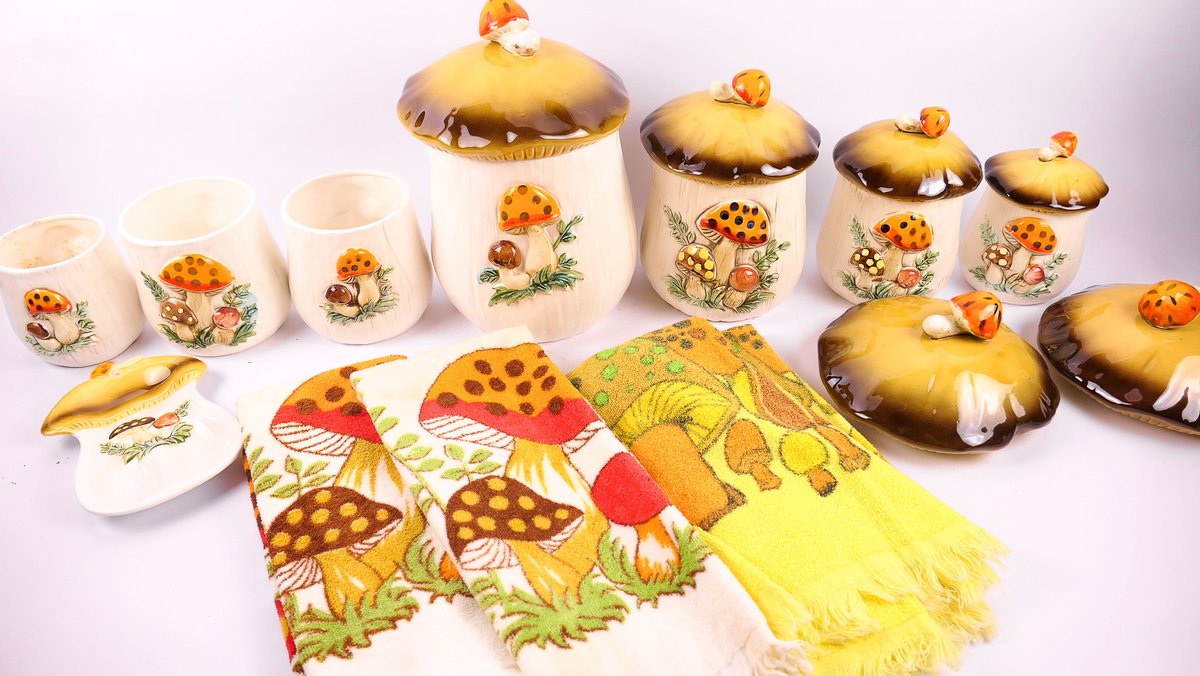 Vintage 1978 Sears Roebuck Merry Mushroom Jars