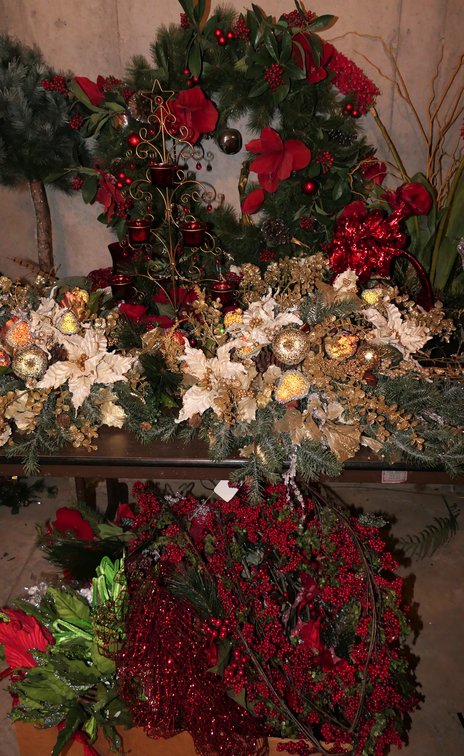 Festive Christmas Arrangements and Decor