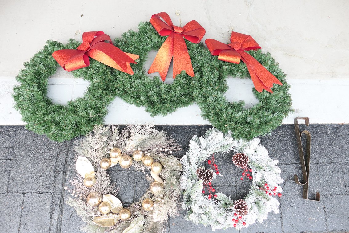 Five Holiday Wreaths
