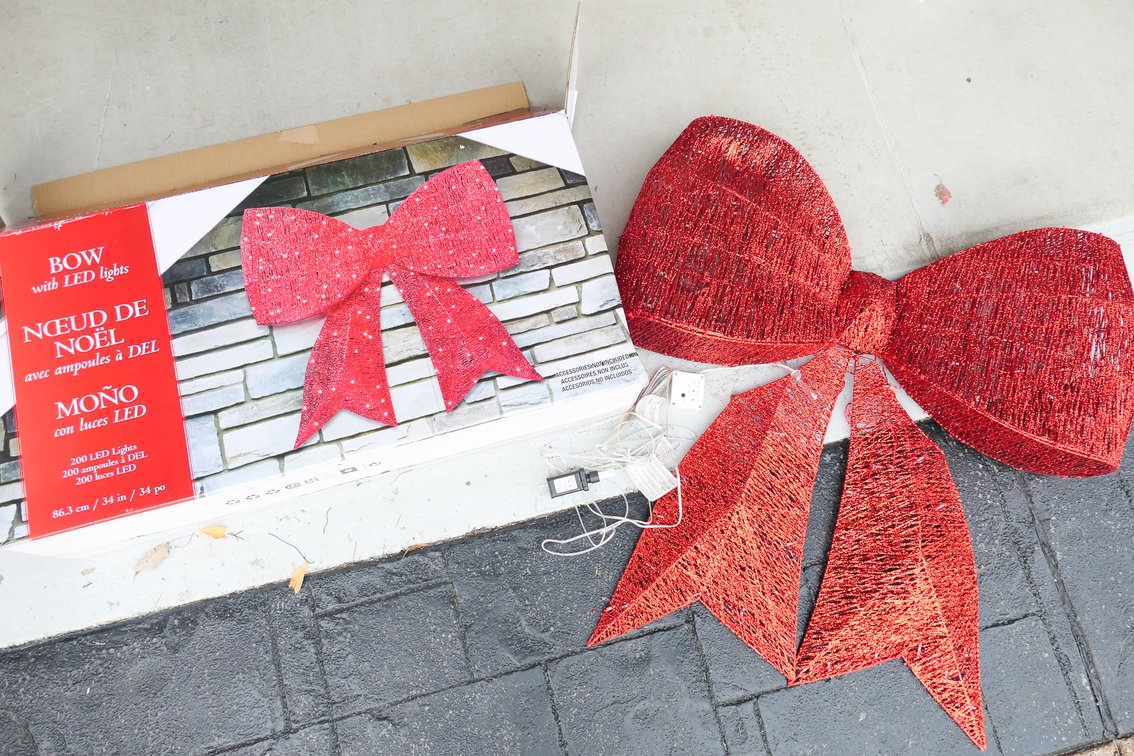Red LED Bow Wall Hanging