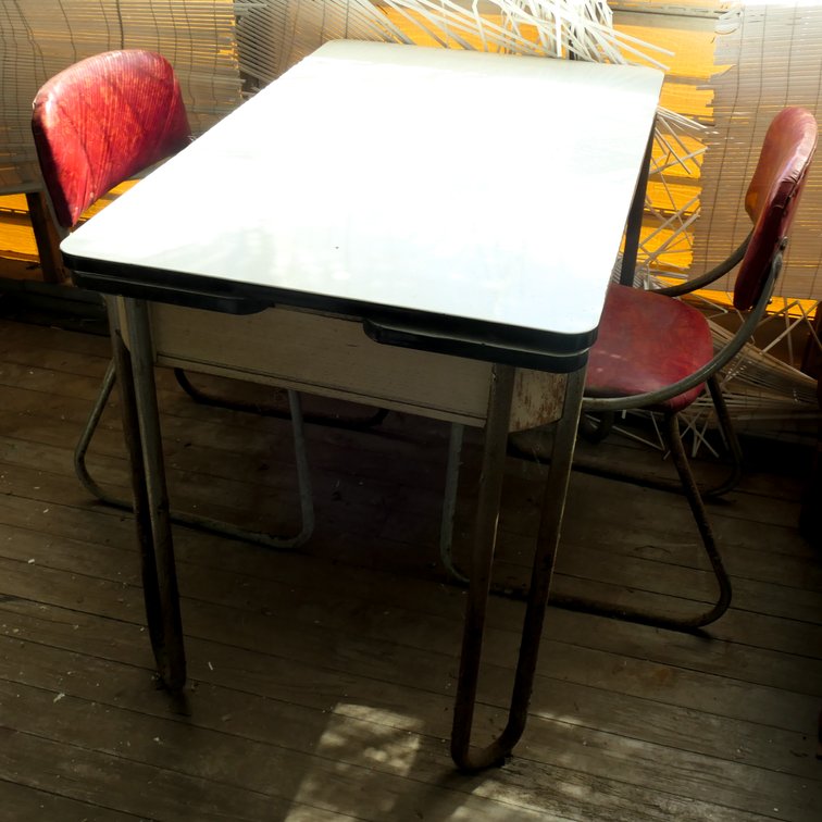 Mid Century Enamel Top Expandable Table and Chairs