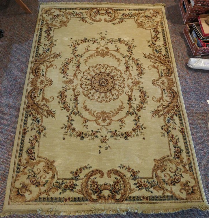 Scrolled Medallion Area Rug