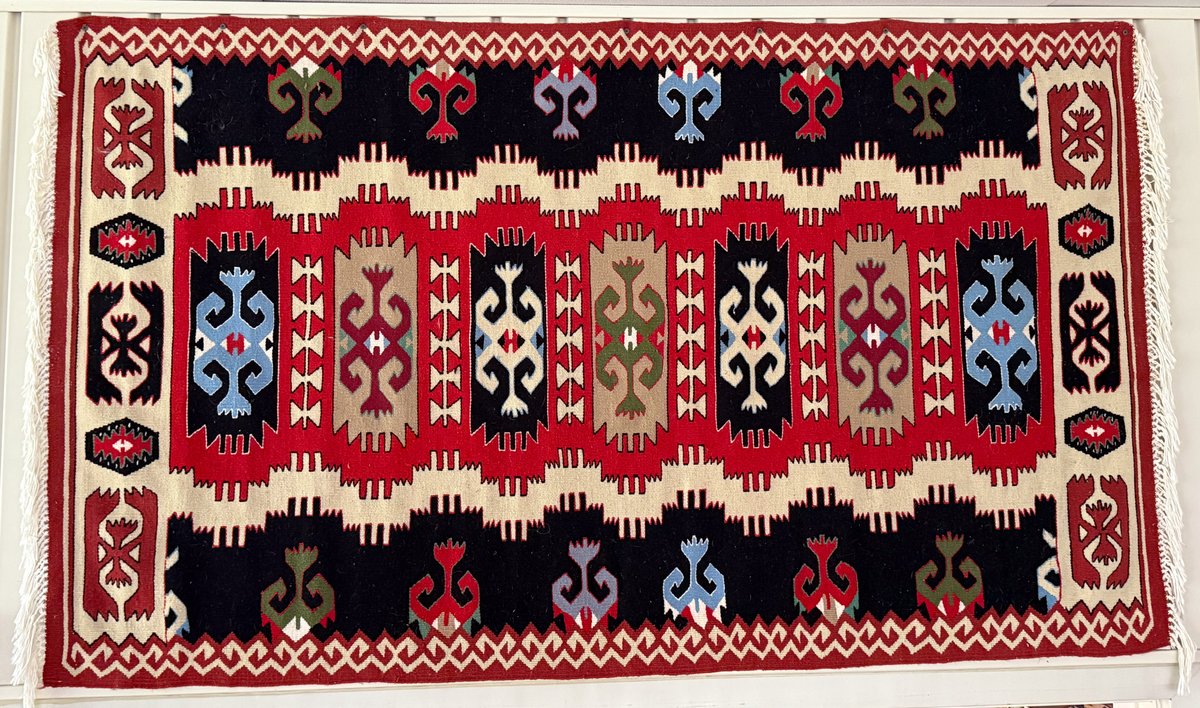 Wool Hand Woven Wavy Pattern Rug