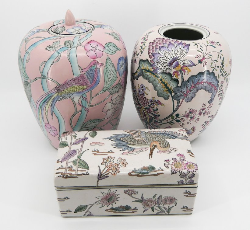Three Pieces of Chinoiserie Ceramics