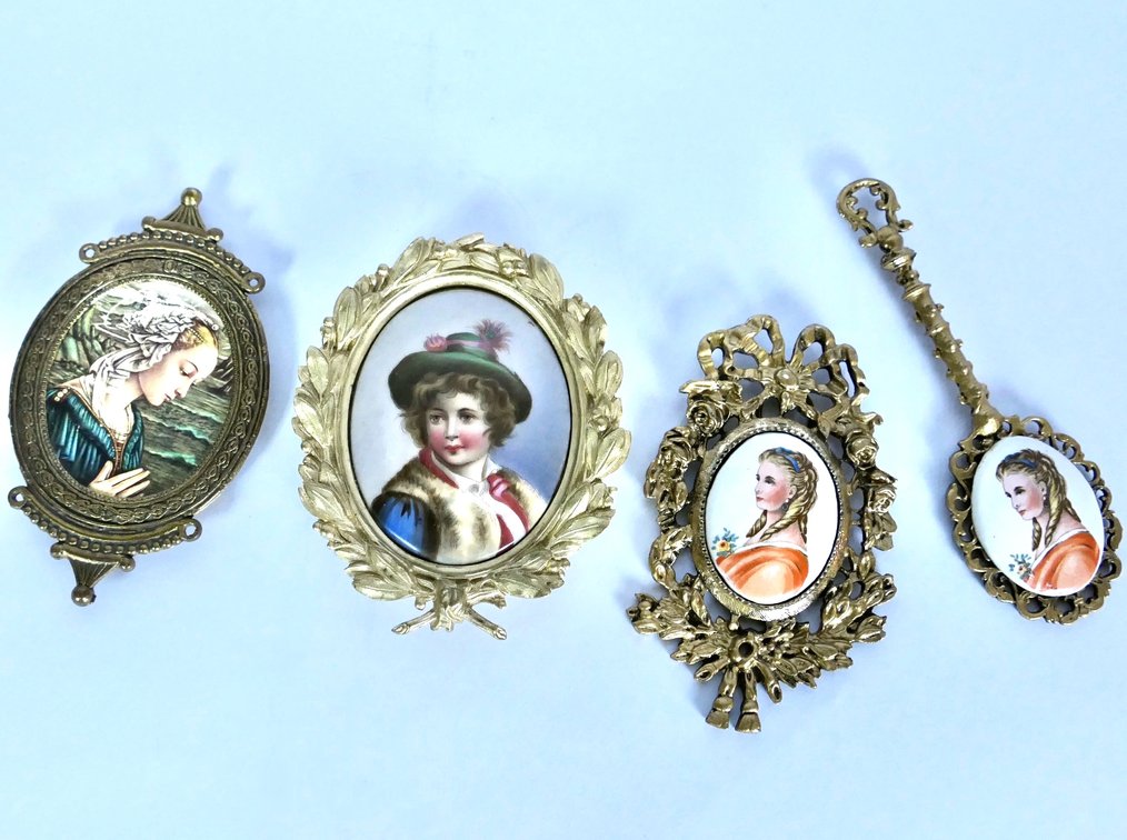 Four Decorative Accent Pieces