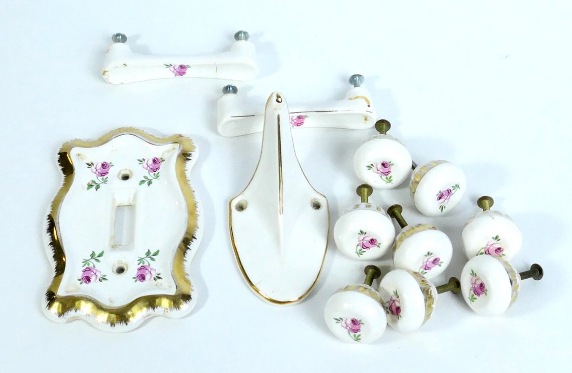 Porcelain Fixture Set
