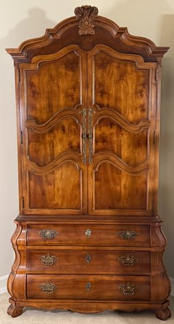 Image for Estate of Suzette Henke Absolute Auction – 900+ Lots of Fine Furnishings, Wool Rugs, Designer Décor & More!