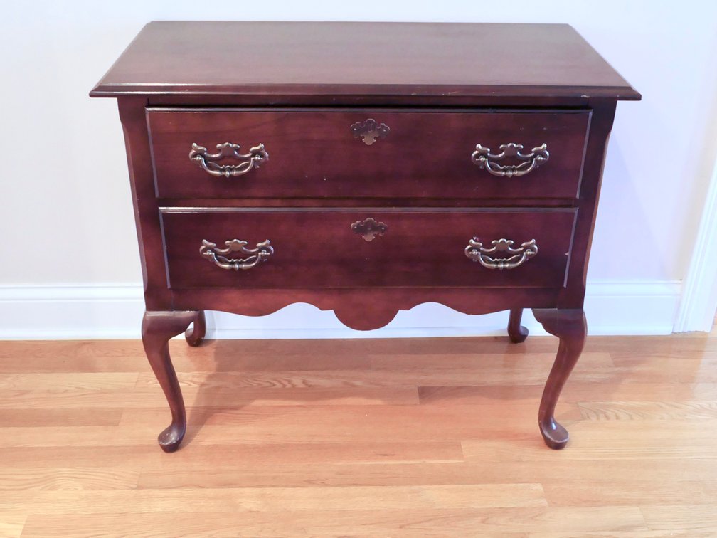Queen Anne Style Accent Table