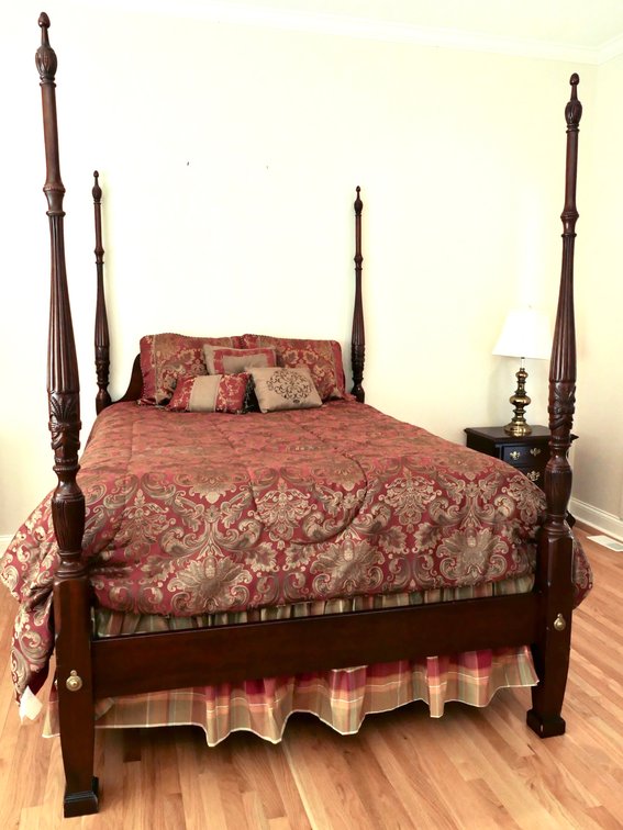 Traditional Four-Poster Rice-Carved Bed with Bedding
