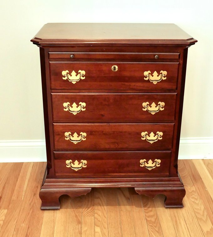 Mahogany Kincaid Nightstand