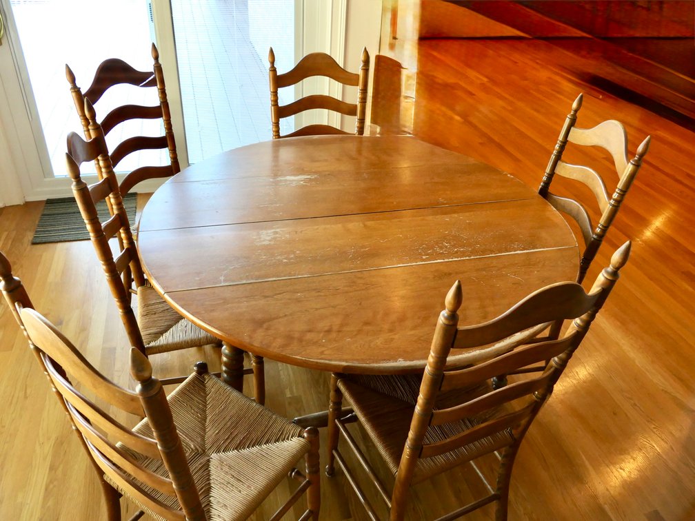 Classic Farmhouse Wooden Kitchen Table and Chairs