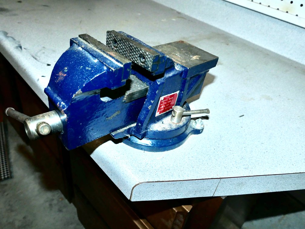 3" Swivel Base Bench Vise