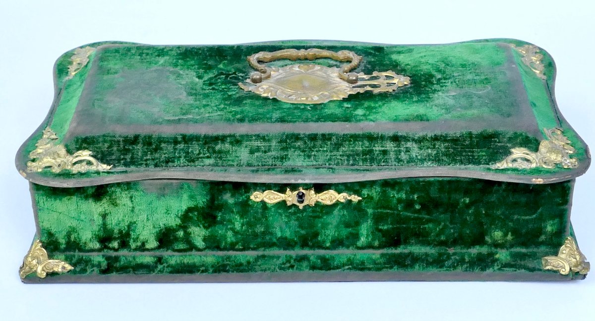 Green Velvet Grooming Box