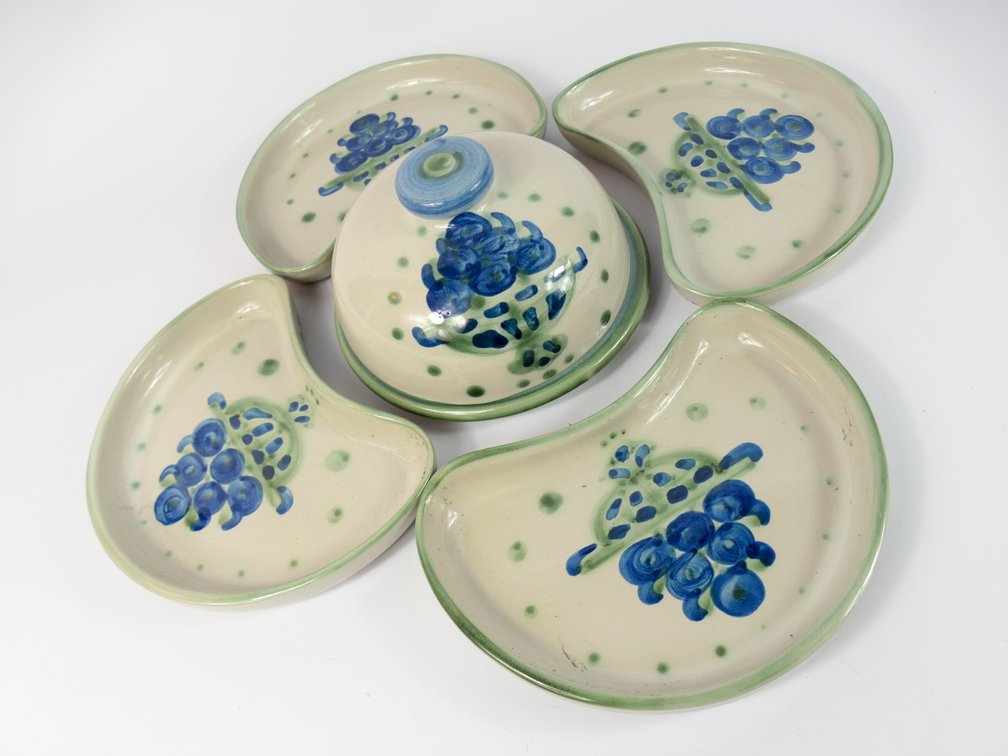 MA Hadley Blueberry Bouquet Pieces