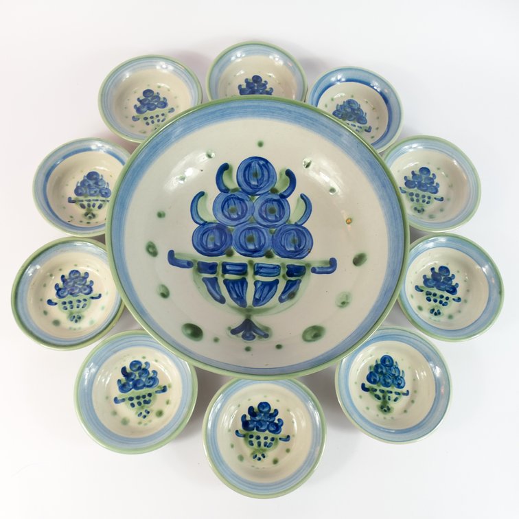 MA Hadley Blueberry Bouquet Pottery