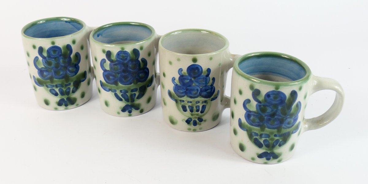 MA Hadley Blueberry Bouquet Pottery