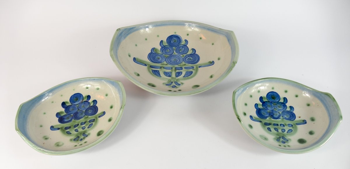MA Hadley Blueberry Bouquet Pottery