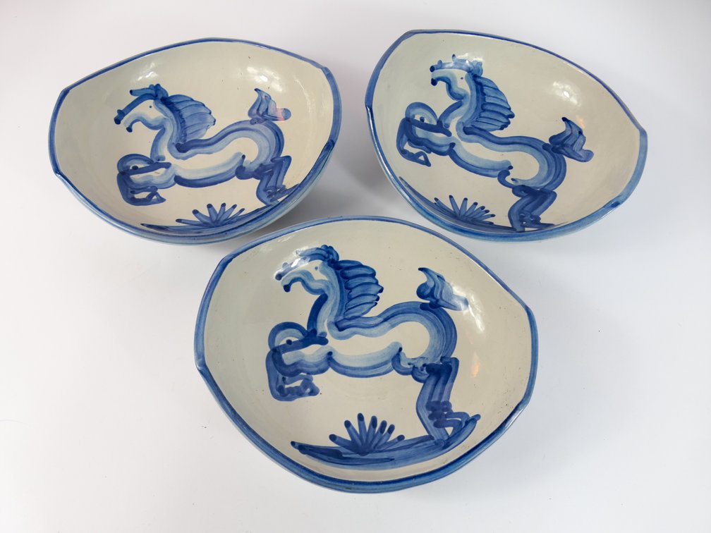 MA Hadley Blue Horse Pottery