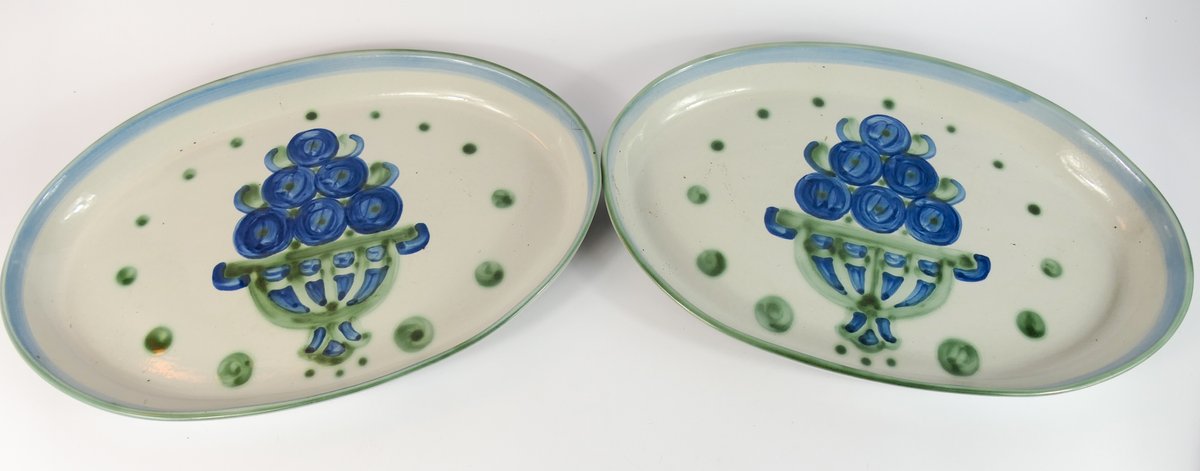 MA Hadley Blueberry Bouquet Pottery