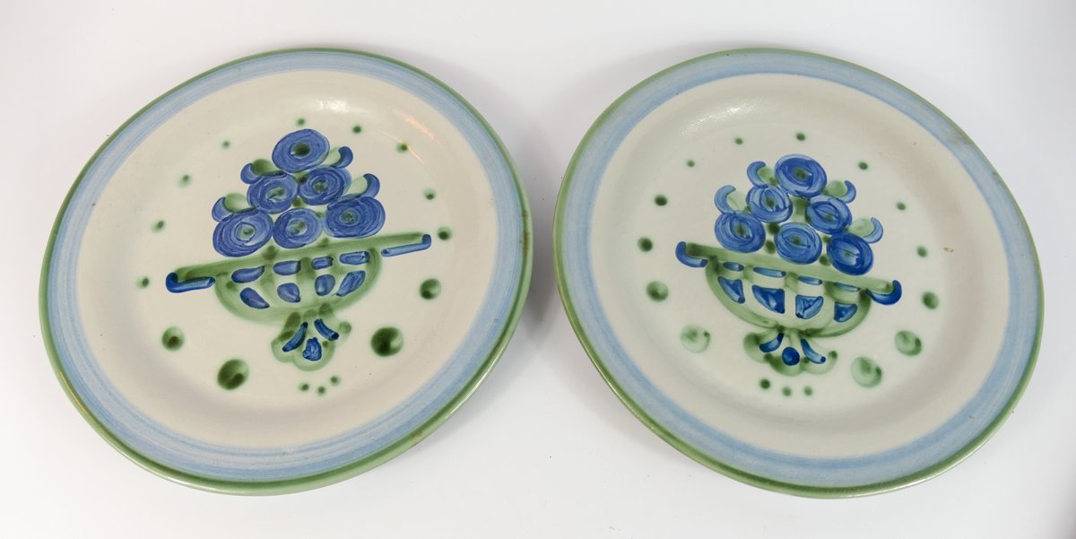 MA Hadley Blueberry Bouquet Pottery