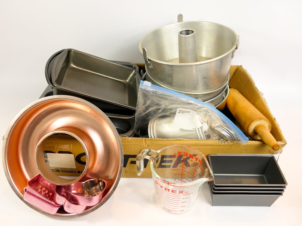 Assorted Bakeware