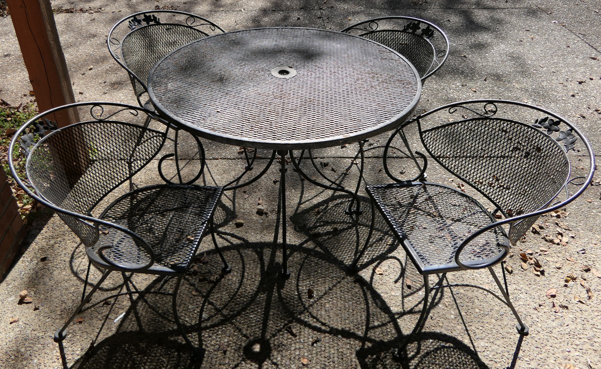 Metal Mesh Table and Four Chairs