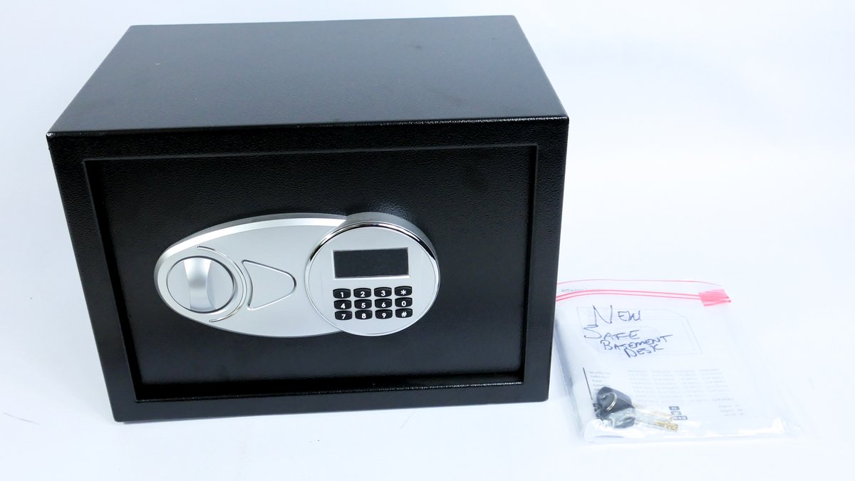 Amazon Basics Safe