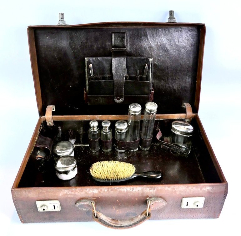 Vintage Grooming Set in Case