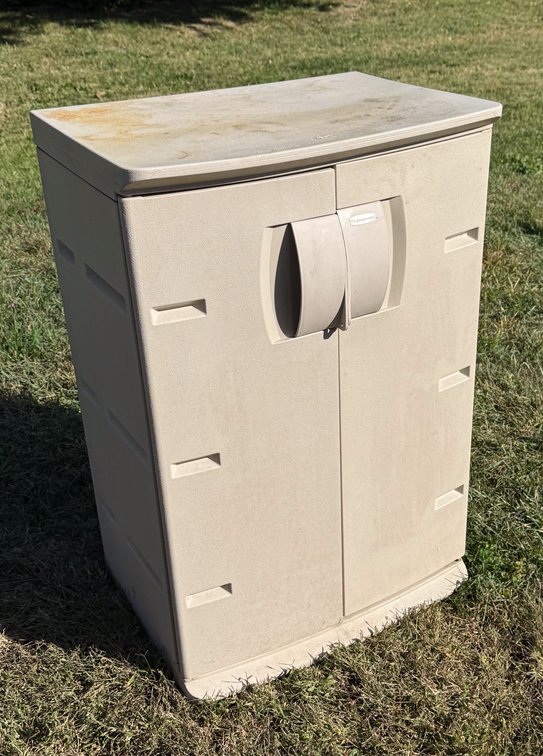 Rubbermaid Cabinet Base
